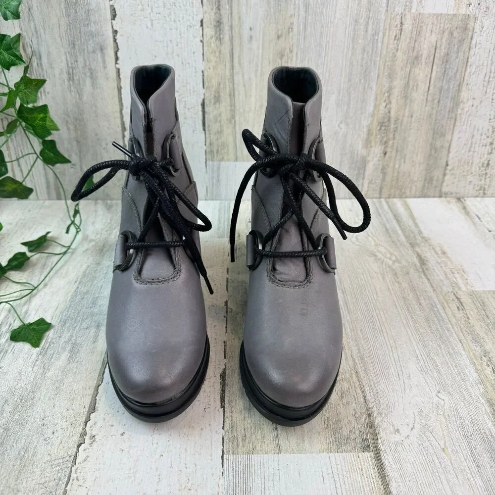 Sorel Margo Lace Leather Ankle boot size 7.5